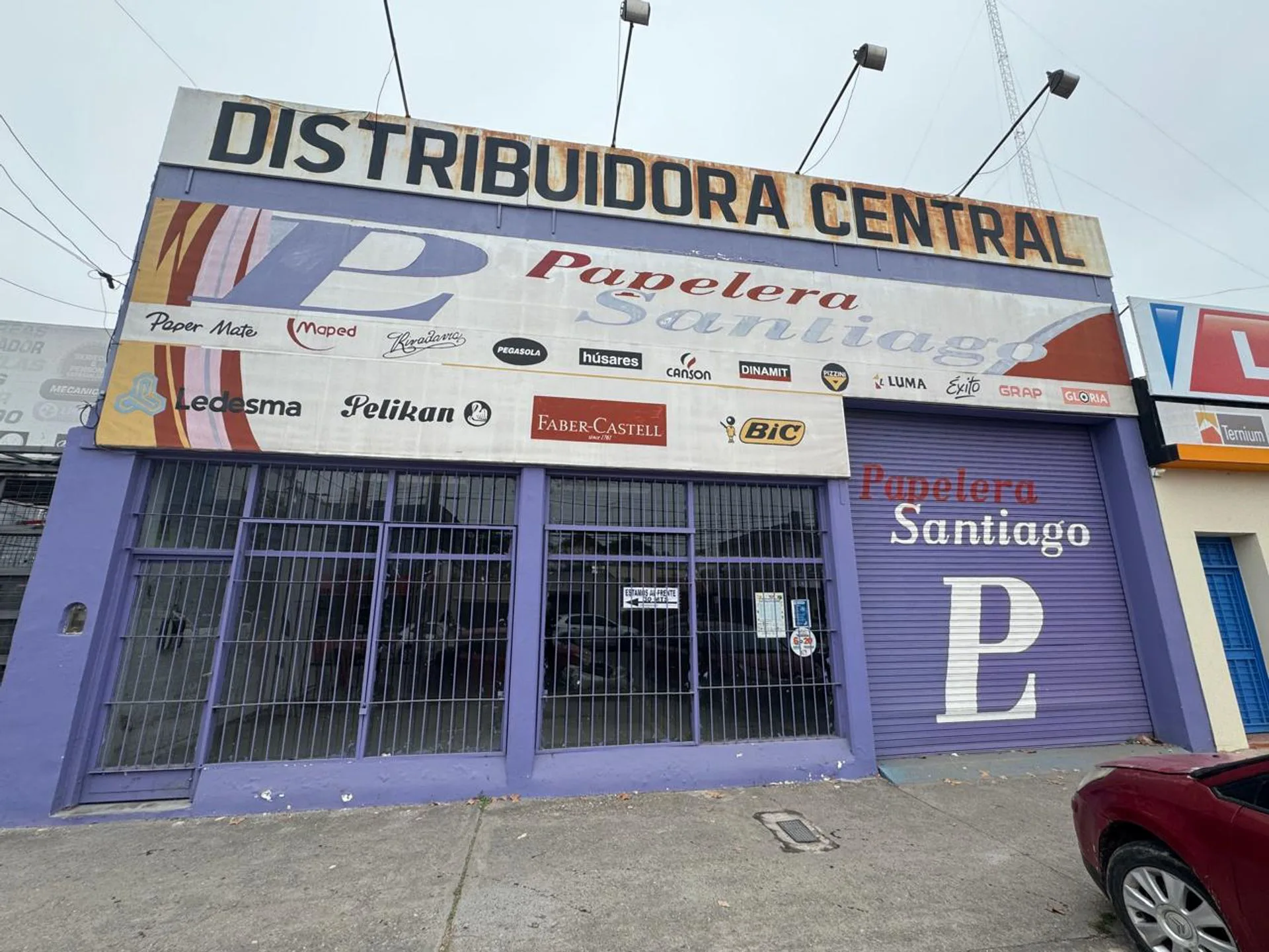 SE ALQUILA LOCAL 635m² SOBRE H. YRIGOYEN
