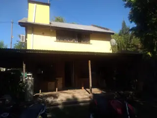 Excelente Propiedad de 4 Ambientes Zona el Triangulo Cochera doble cubierta foto 3