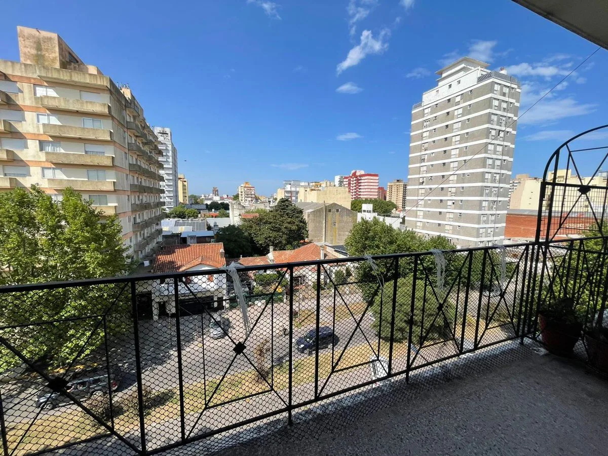 VENTA DPTO 4 AMBIENTES MIRAMAR