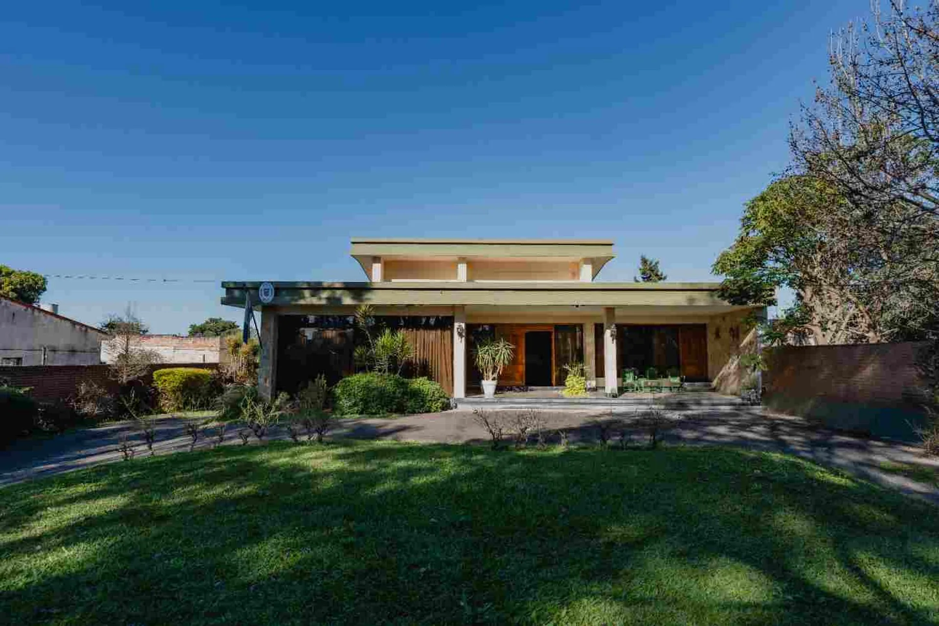 VENTA CASA DE CATEGORIA AVENIDA MATE DE LUNA 3050