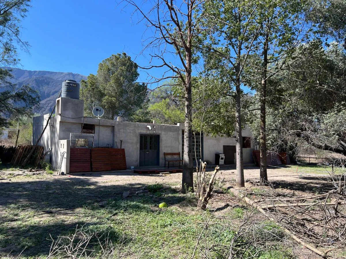 SE VENDE CASA MÁS 2HA FINANCIADO CON ENTREGA