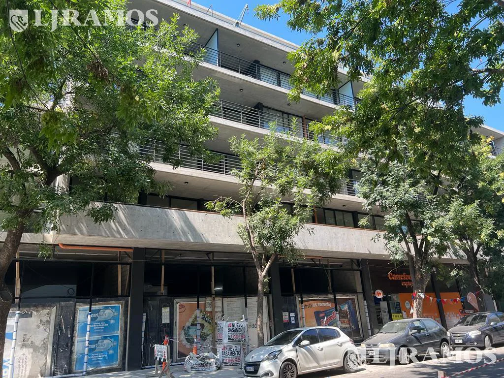 Venta departamento duplex 3 ambientes en Coghlan con Terraza foto 5