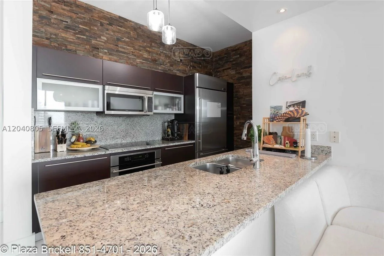 950 Brickell Bay Dr #4701 900 foto 2