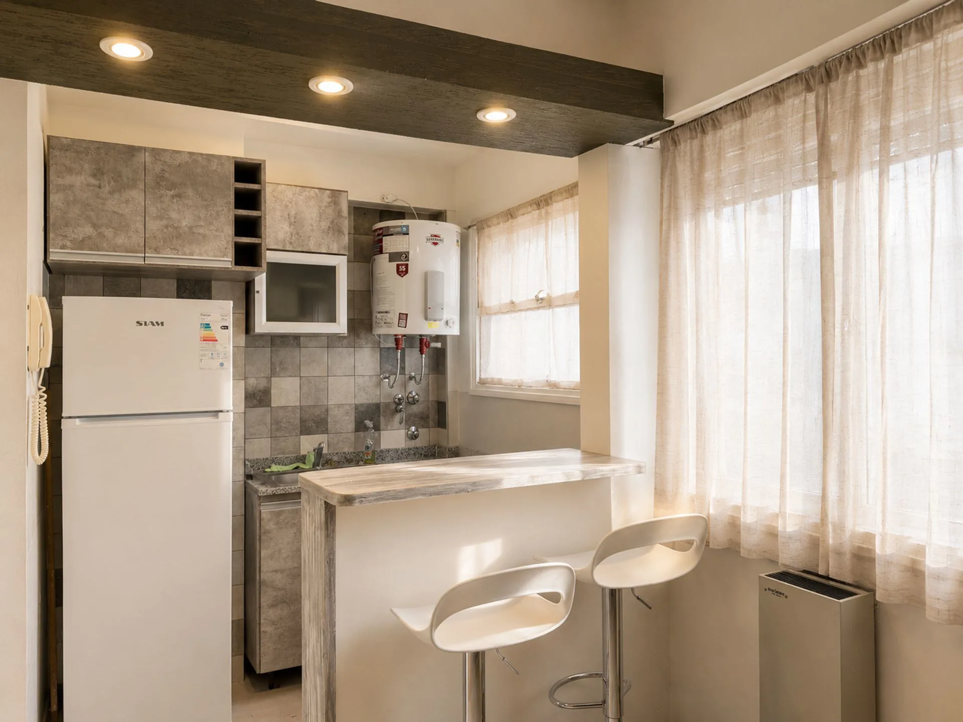 Alquiler 24 meses monoambiente  zona Aldrey foto 5