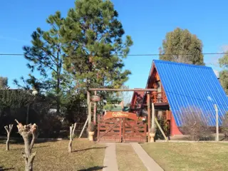 CASA EN VENTA 4 AMB MONTE + 2 CABAÑAS ALPINAS 871M foto 2