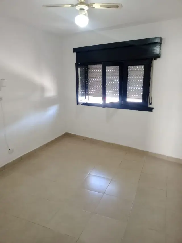 Casa 3 Ambientes En Alquiler, La Tablada