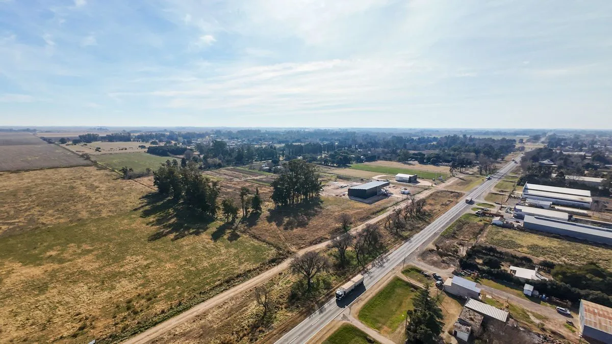 Se vende lote de 3.360 m2 s/Ruta Nac. 33, VT. foto 2