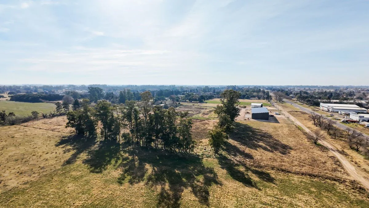 Se vende lote de 3.360 m2 s/Ruta Nac. 33, VT. foto 3