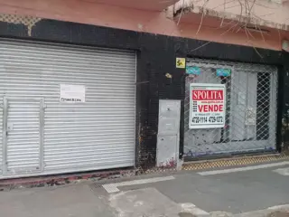 EXCELENTE LOCAL FRENTE 2 VIDRIERAS AL LADO DE COLEGIO. foto 1