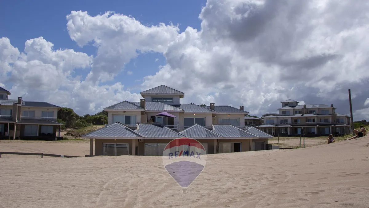 DEPARTAMENTO VENTA MAR DE LAS PAMPAS VISTA AL MAR foto 5
