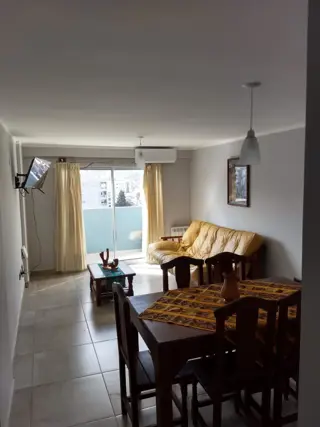 Excelende Departamento 2 dorm con pileta y quincho foto 4