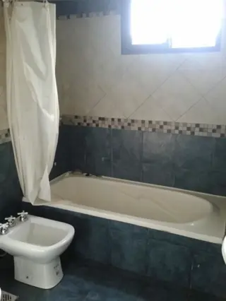 Casa Banfield este, BARILARI 2132 foto 5