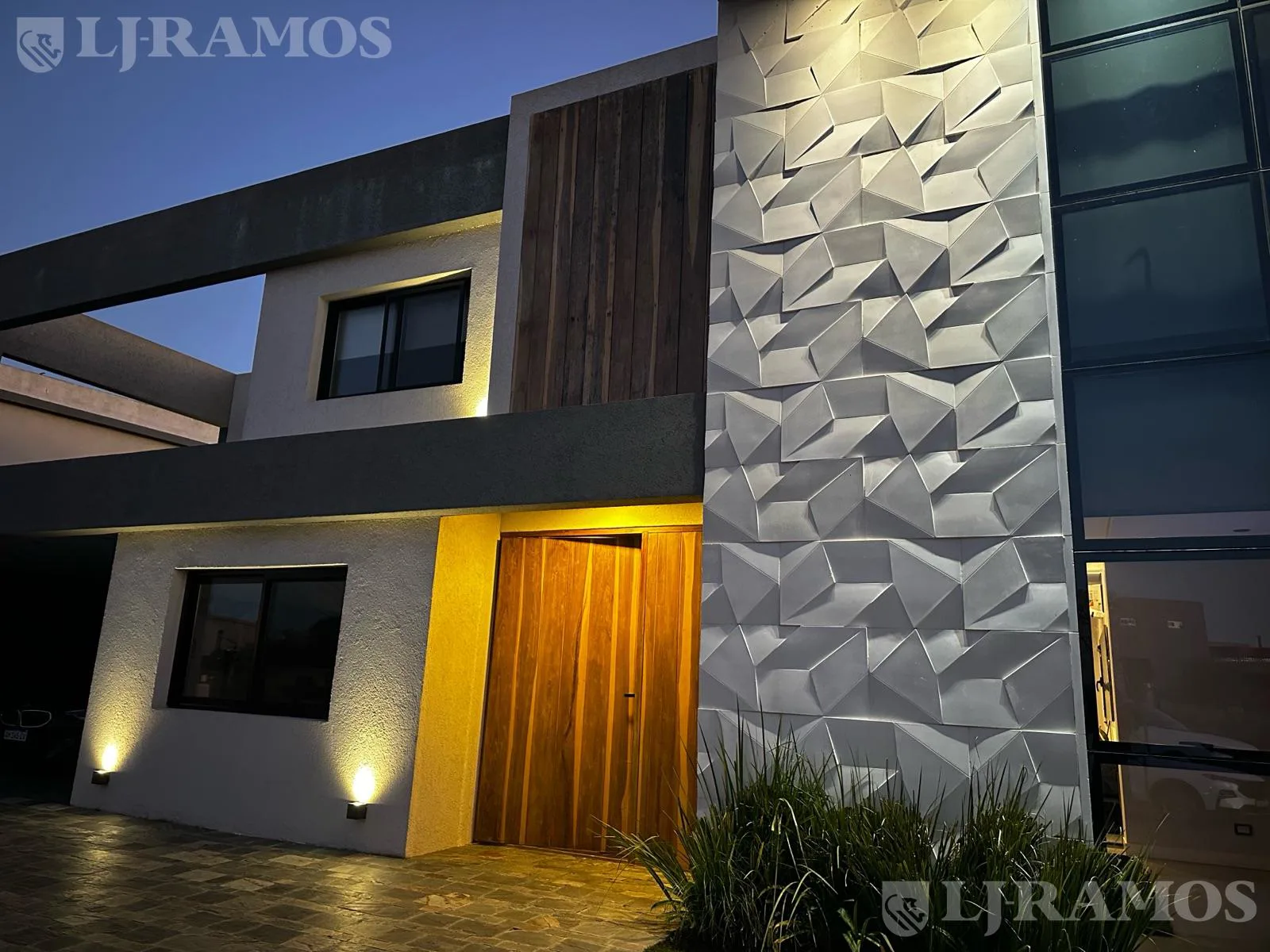 Casa  En Venta - El Canton - Norte - A la Laguna PG foto 2