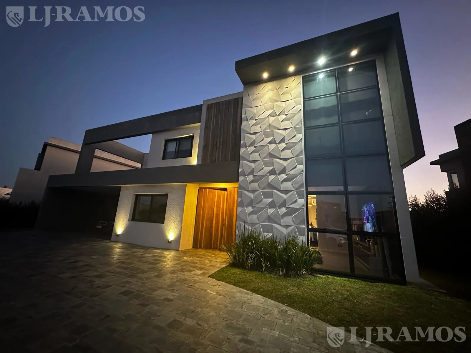 Casa  En Venta - El Canton - Norte - A la Laguna PG foto 5