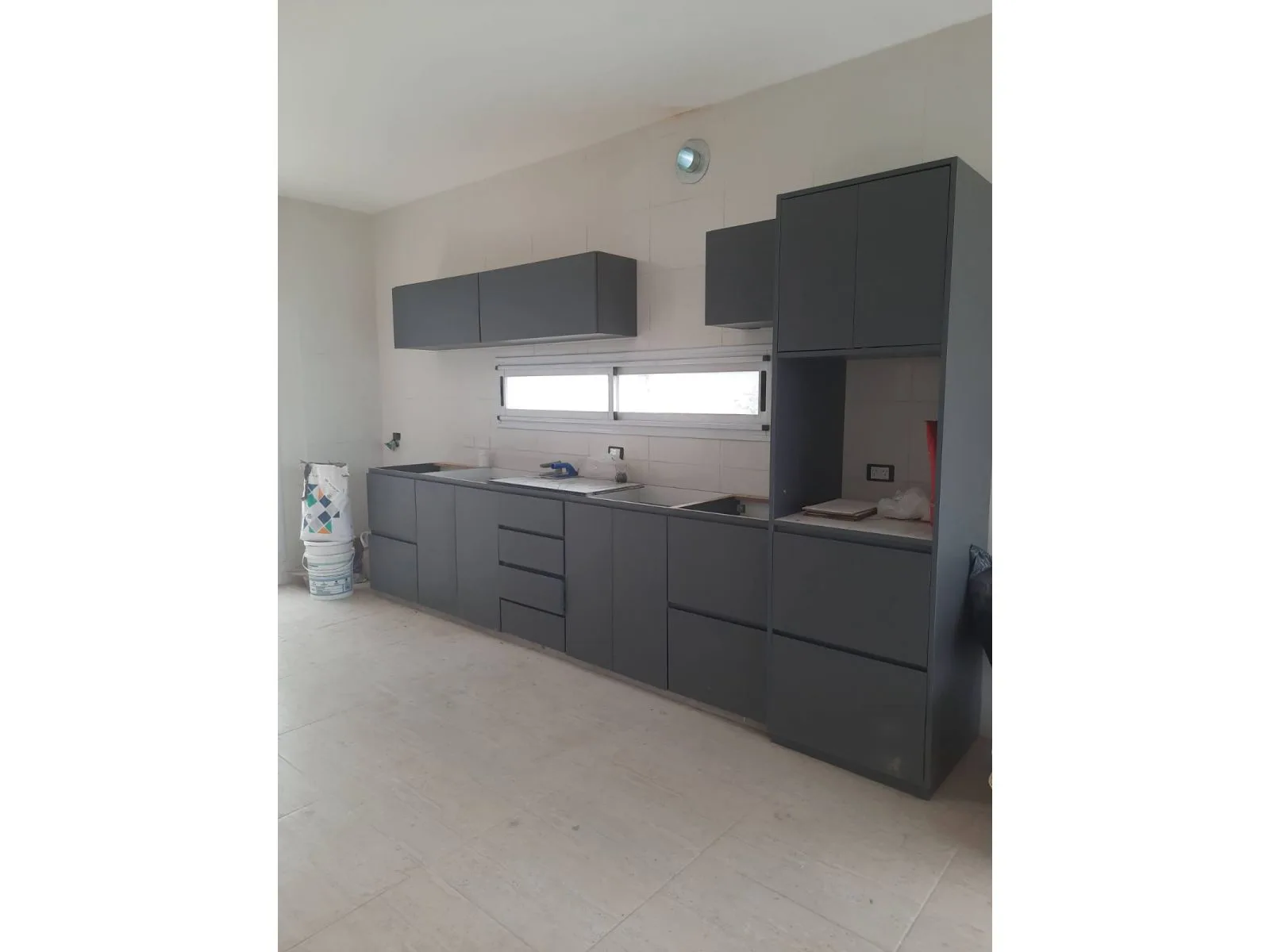 VTA CASA 3 DORM. 1 SUITE C/VEST. Lote de 550m²-Barrio Santa Elena foto 3