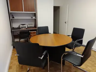 AMPLIA OFICINA COMERCIAL CON EXCELENTE UBICACIÓN foto 2