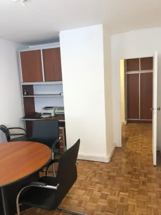 AMPLIA OFICINA COMERCIAL CON EXCELENTE UBICACIÓN foto 5