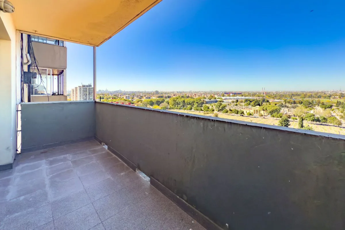 Depto 4 ambientes en VENTA con balcón en Flores foto 4