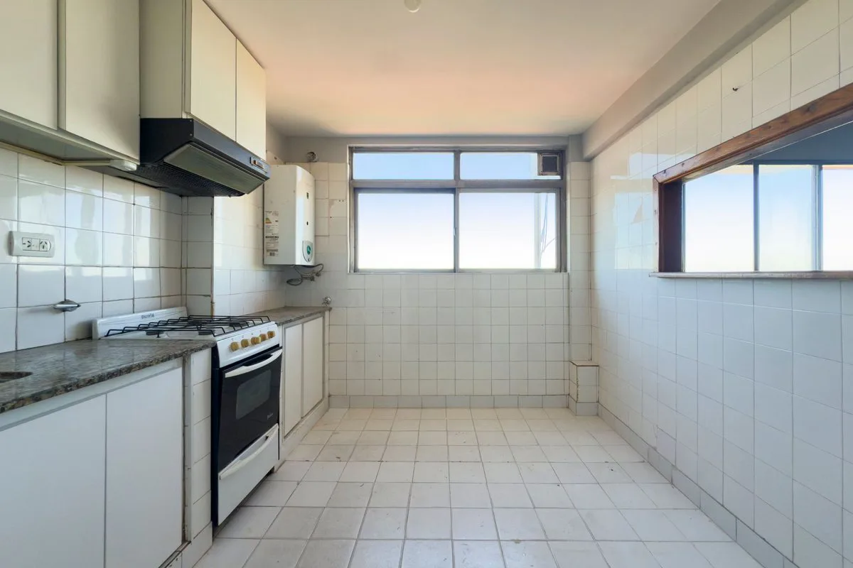 Depto 4 ambientes en VENTA con balcón en Flores foto 5