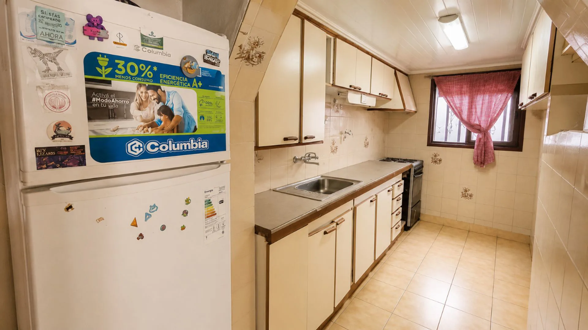 VENTA PH ATRAS 4 AMB C/DEPEND, QUINCHO y GARAGE foto 3