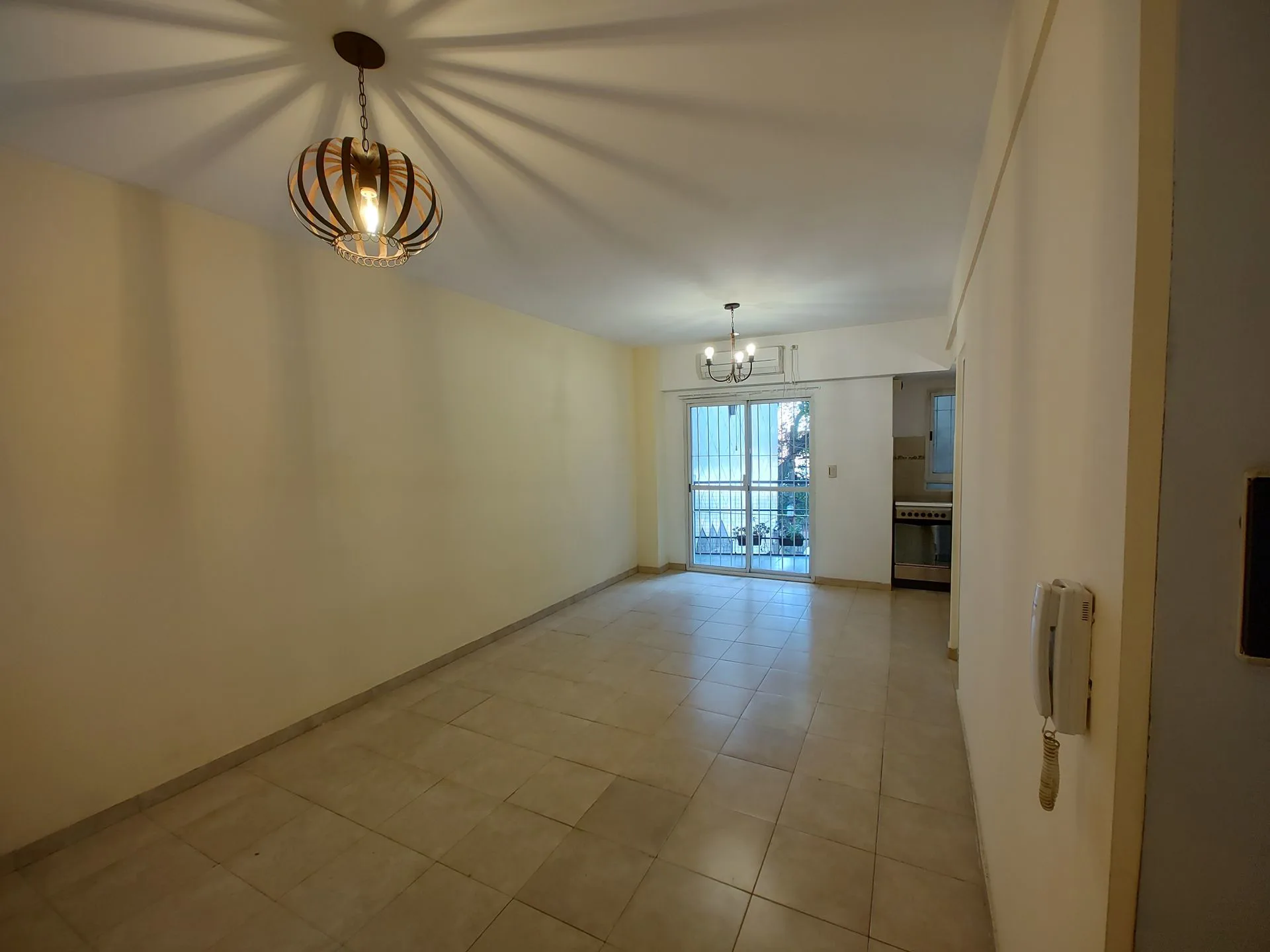 ALQUILER DEPARTAMENTO 2 AMBIENTES SANTOS LUGARES! foto 5