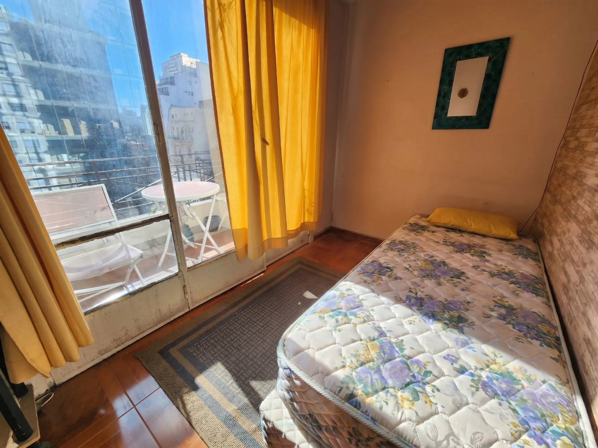 ALQUILER DEPARTAMENTO MONOAMBIENTE DIVIDIDO BALCON foto 2