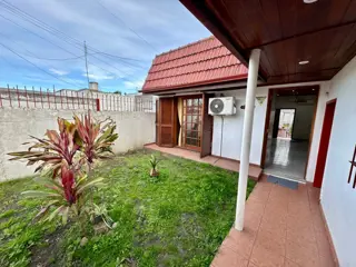 Casa 2 dormitorios. Berisso foto 2