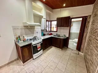 Casa 2 dormitorios. Berisso foto 3