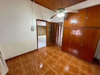 Casa 2 dormitorios. Berisso foto 4