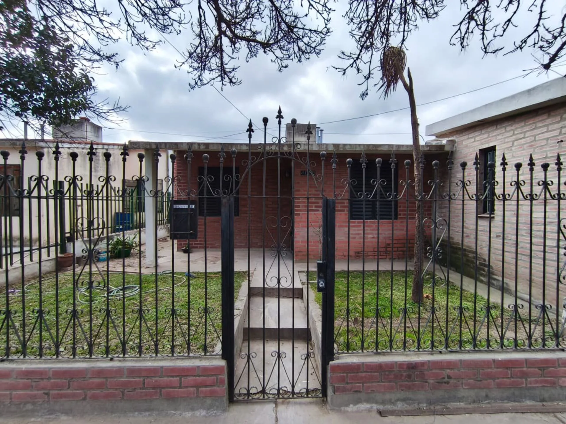 Venta Casa 3 dormi 2 baños zona ruta 20 las palmas foto 2