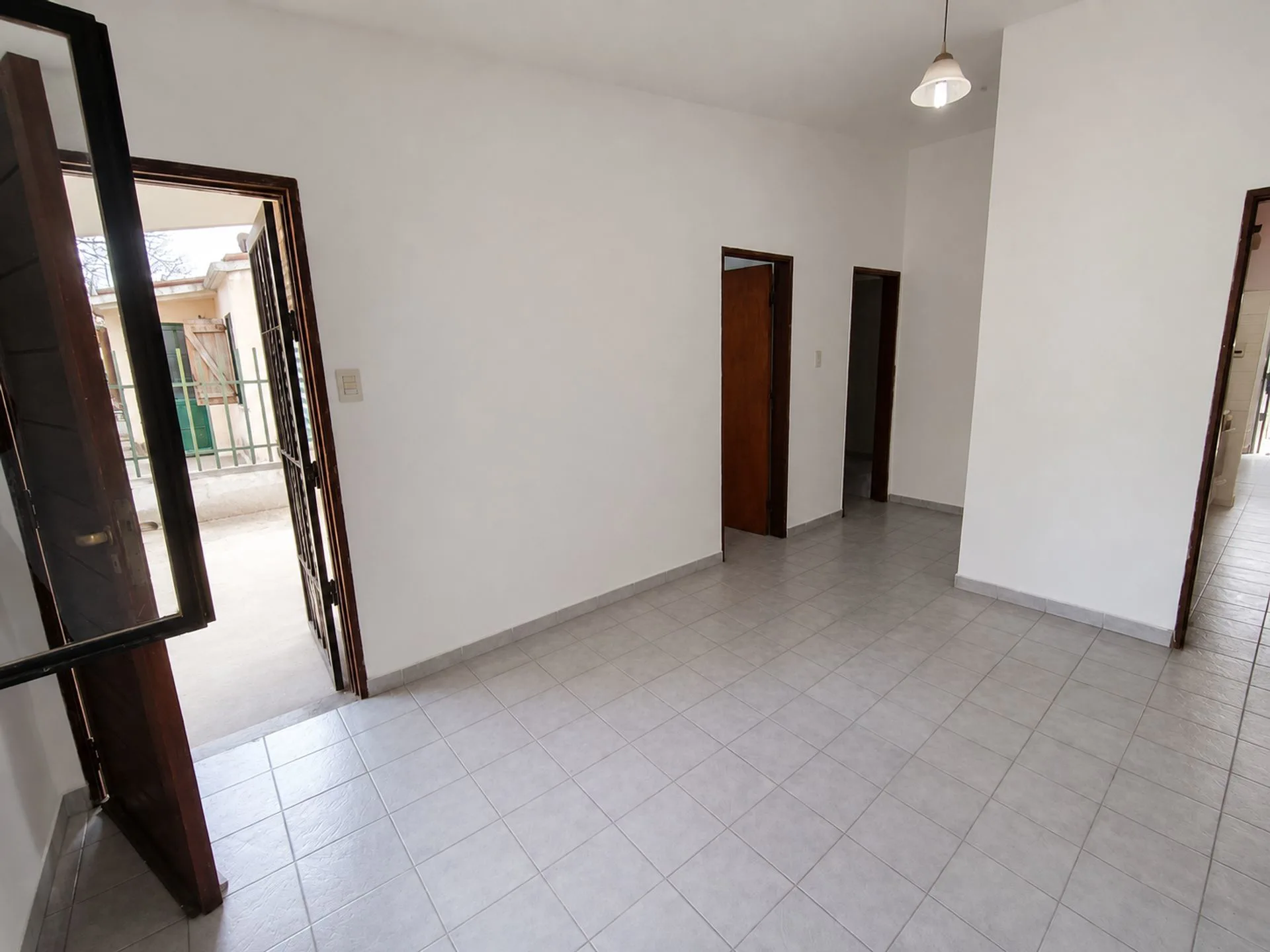 Venta Casa 3 dormi 2 baños zona ruta 20 las palmas foto 3
