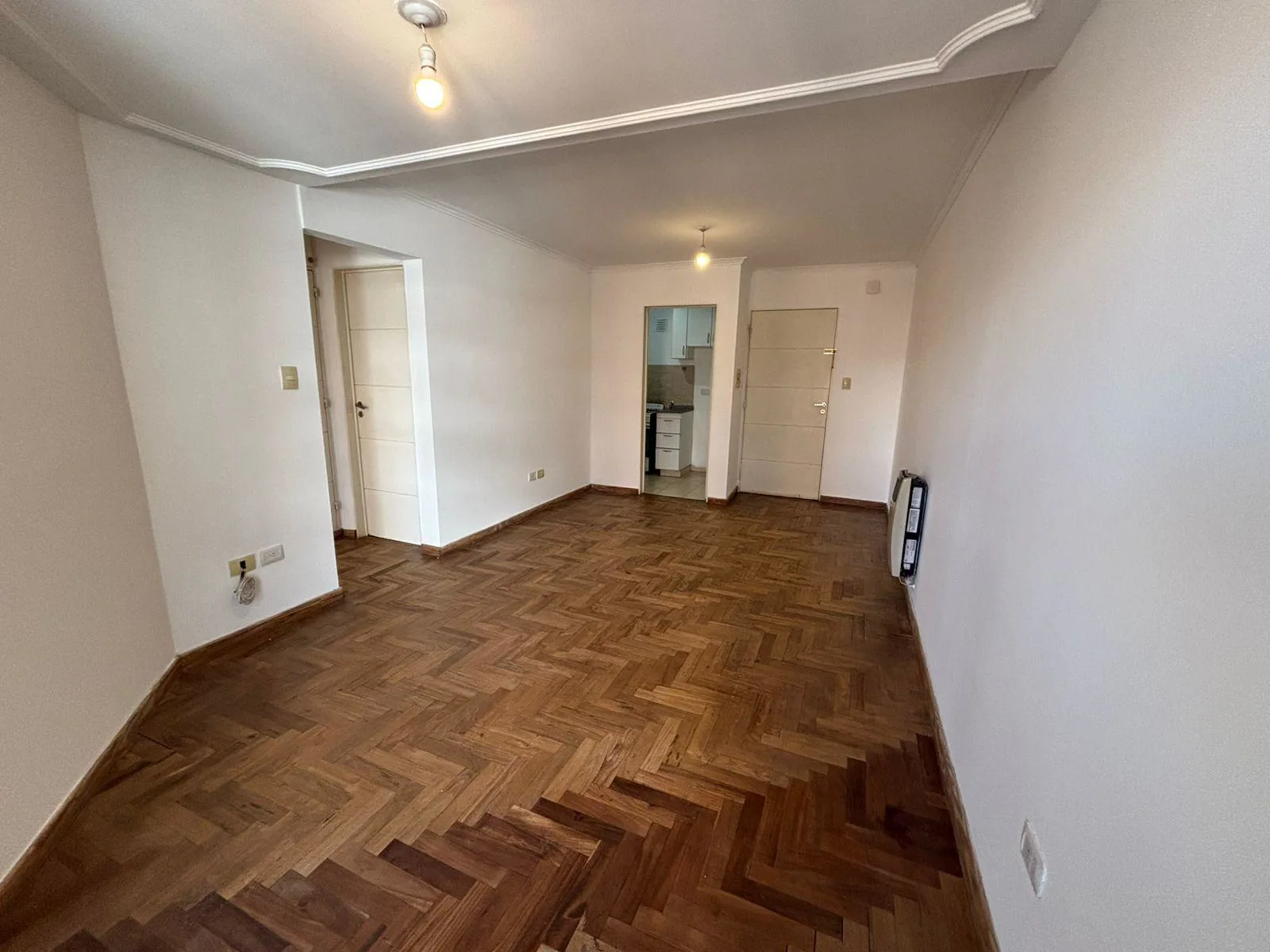 Departamento en Alquiler | Nueva Cordoba | 1 Dormitorio | Frente con 2 Balcones | Amplio foto 2