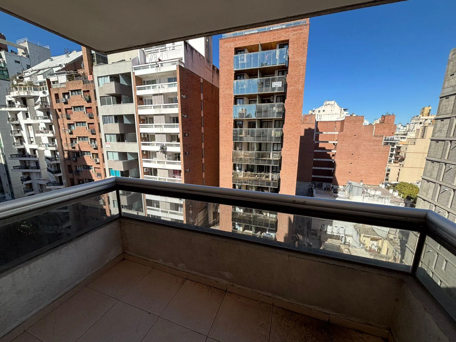 Departamento en Alquiler | Nueva Cordoba | 1 Dormitorio | Frente con 2 Balcones | Amplio foto 3