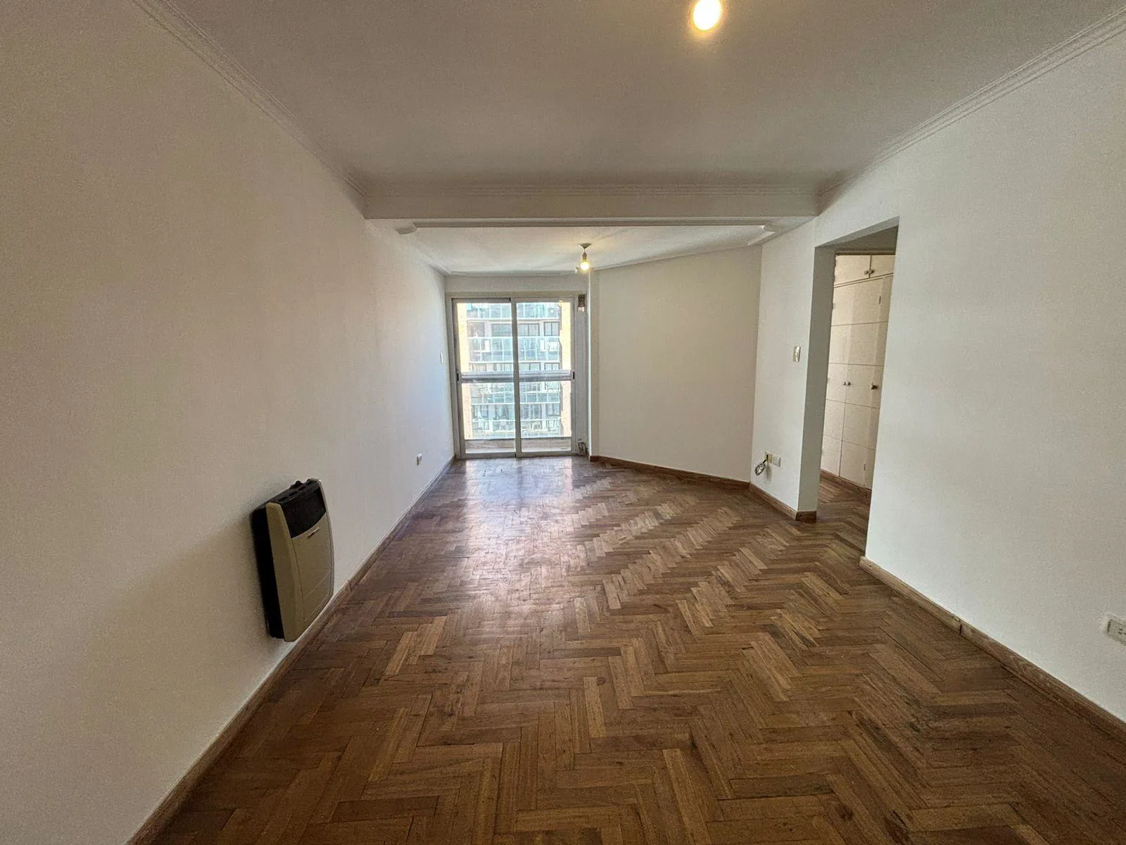 Departamento en Alquiler | Nueva Cordoba | 1 Dormitorio | Frente con 2 Balcones | Amplio foto 5