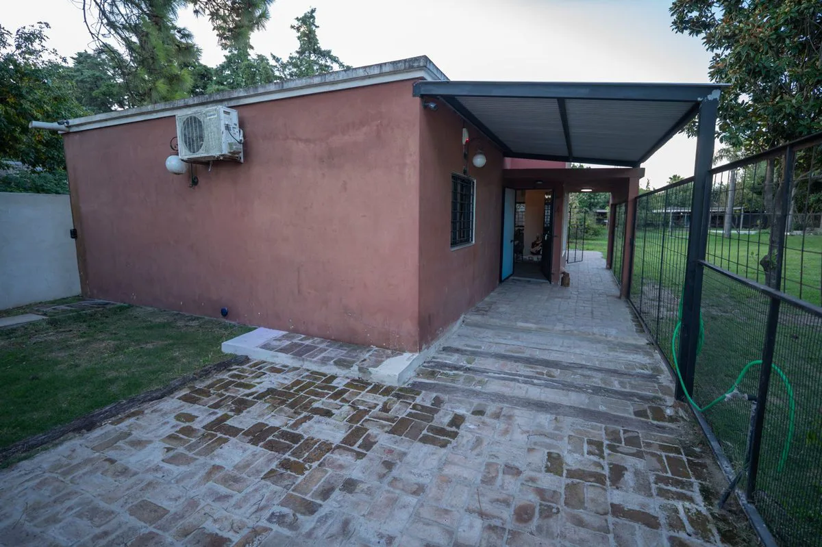 Casa Quinta 1.980mt2 con pileta y dos viviendas foto 2