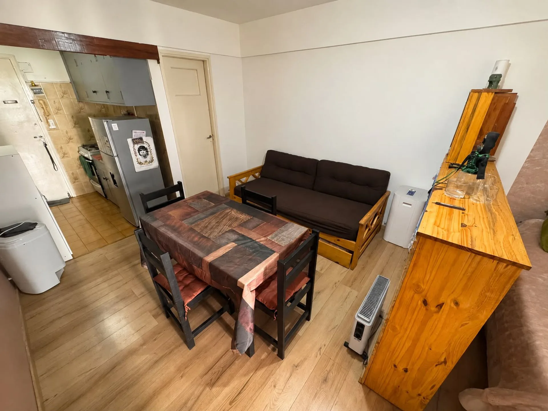 Vende Monoambiente amoblado zona Güemes foto 3