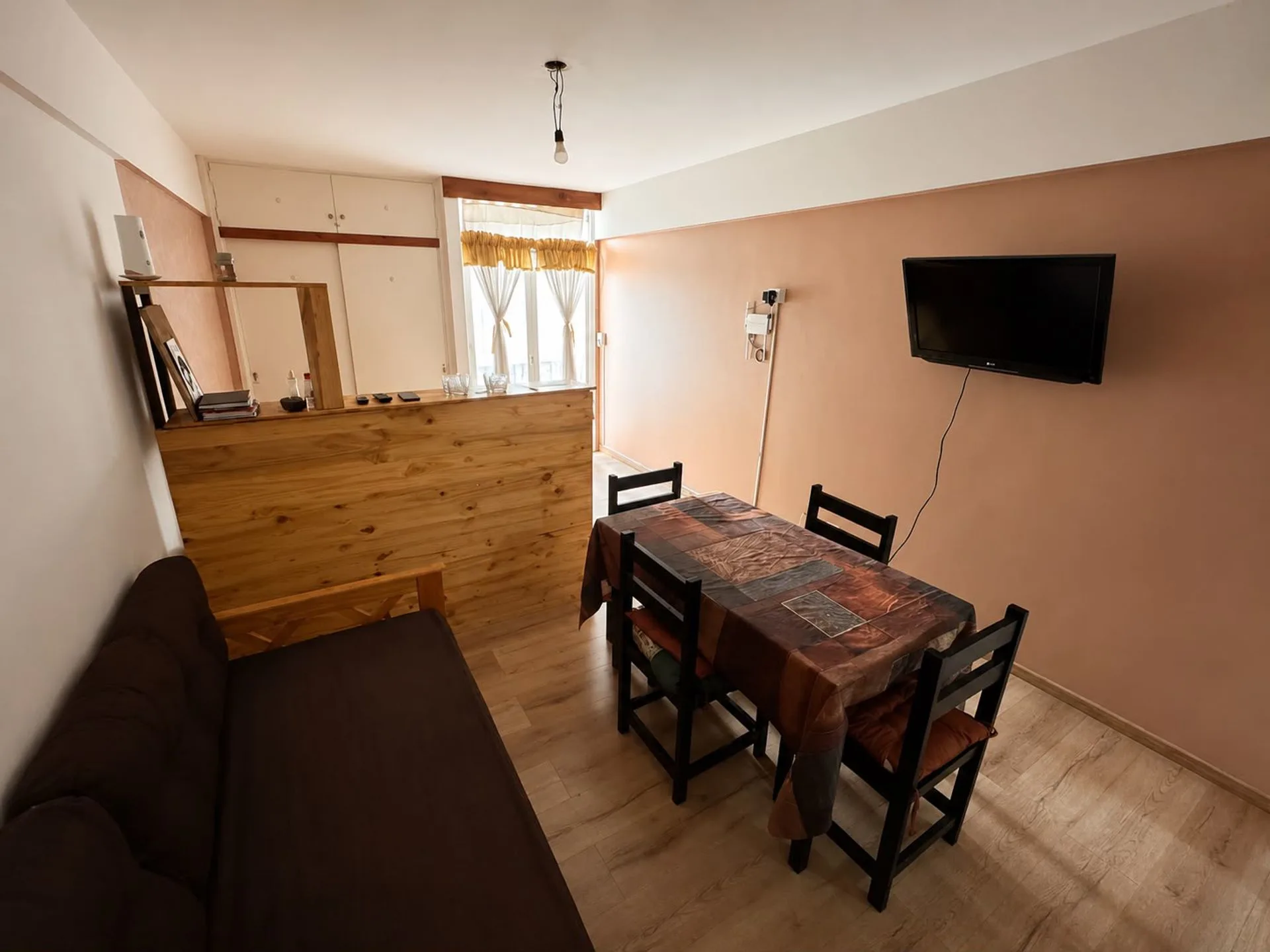 Vende Monoambiente amoblado zona Güemes foto 4