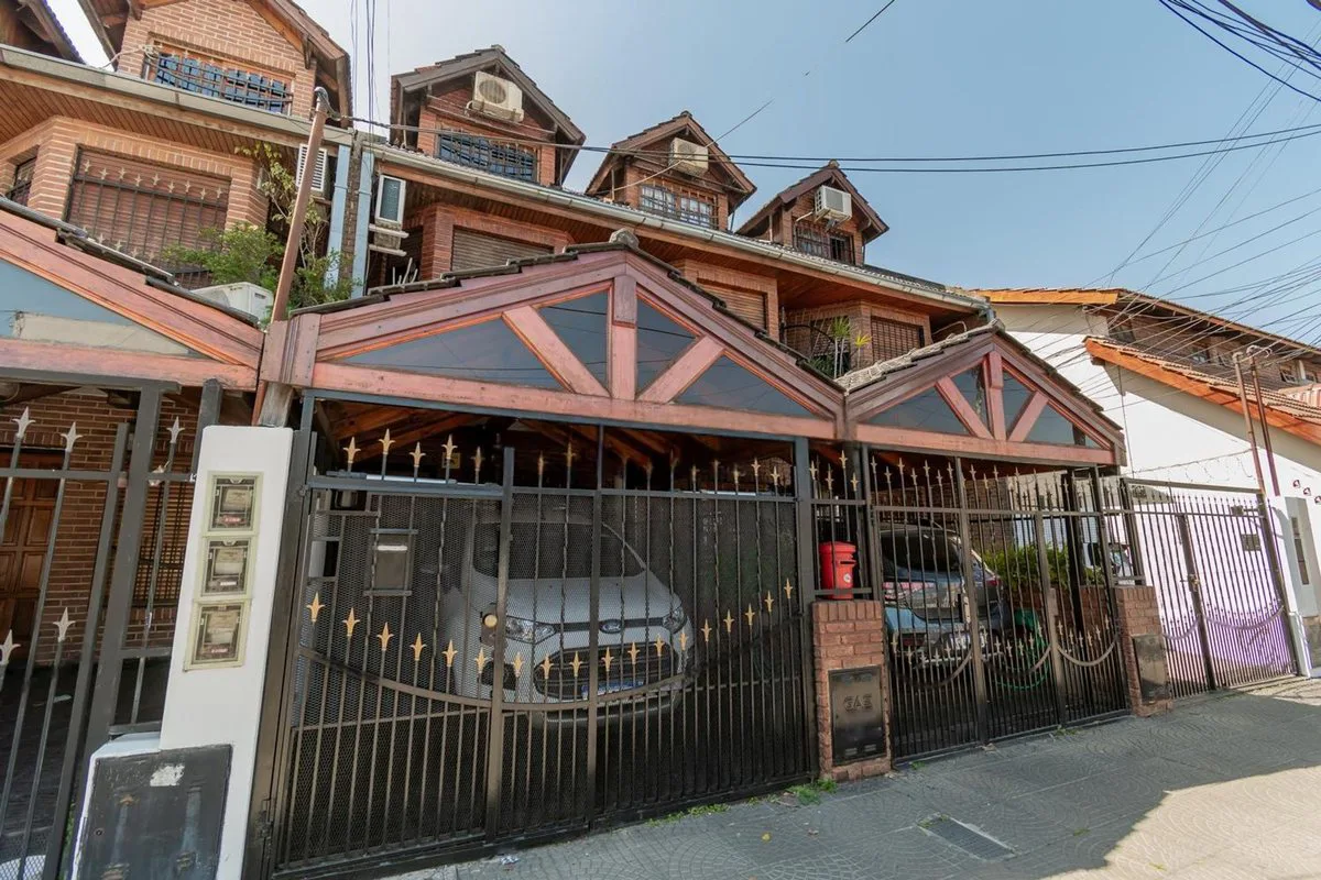 Venta triplex 4 amb con patio y parrilla en Ramos foto 5