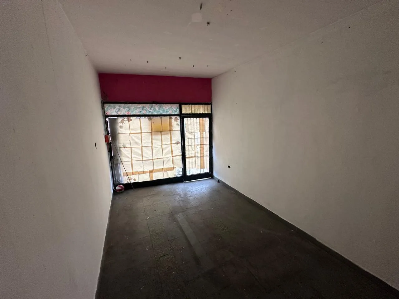 Local de 20m² Sobre la Principal de Parque San Martín foto 3