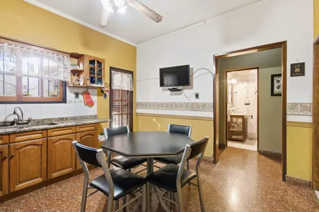 CASA 3 AMBIENTES VENTA TEMPERLEY PATIO COCHERA