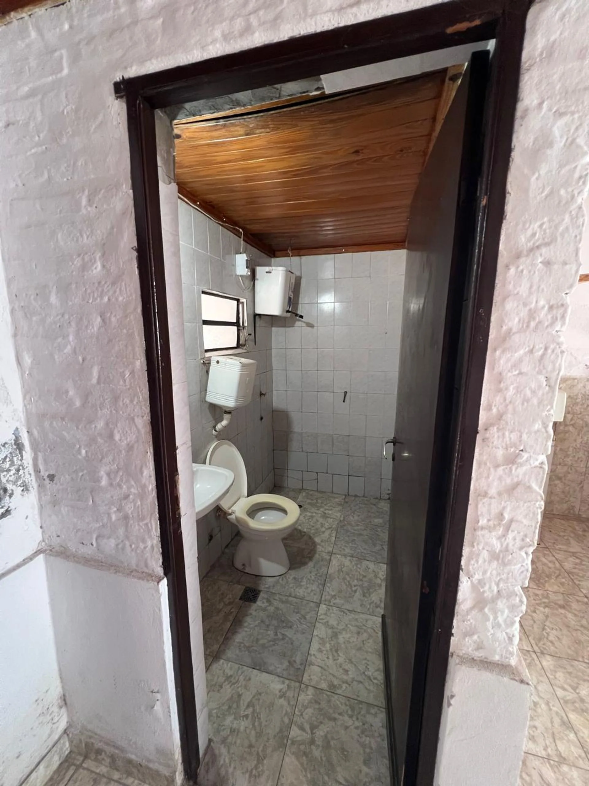 CASA EN VENTA A RESTAURAR foto 4