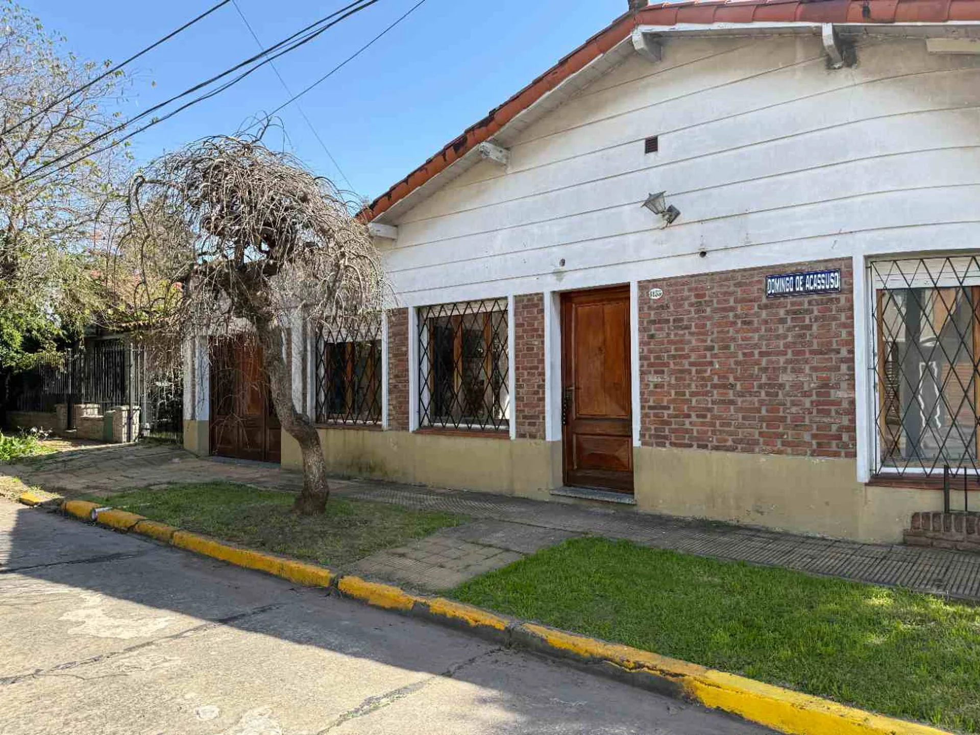 VENTA CASA PATIO Y COCHERA EN CARAPACHAY LOTE PROP foto 2