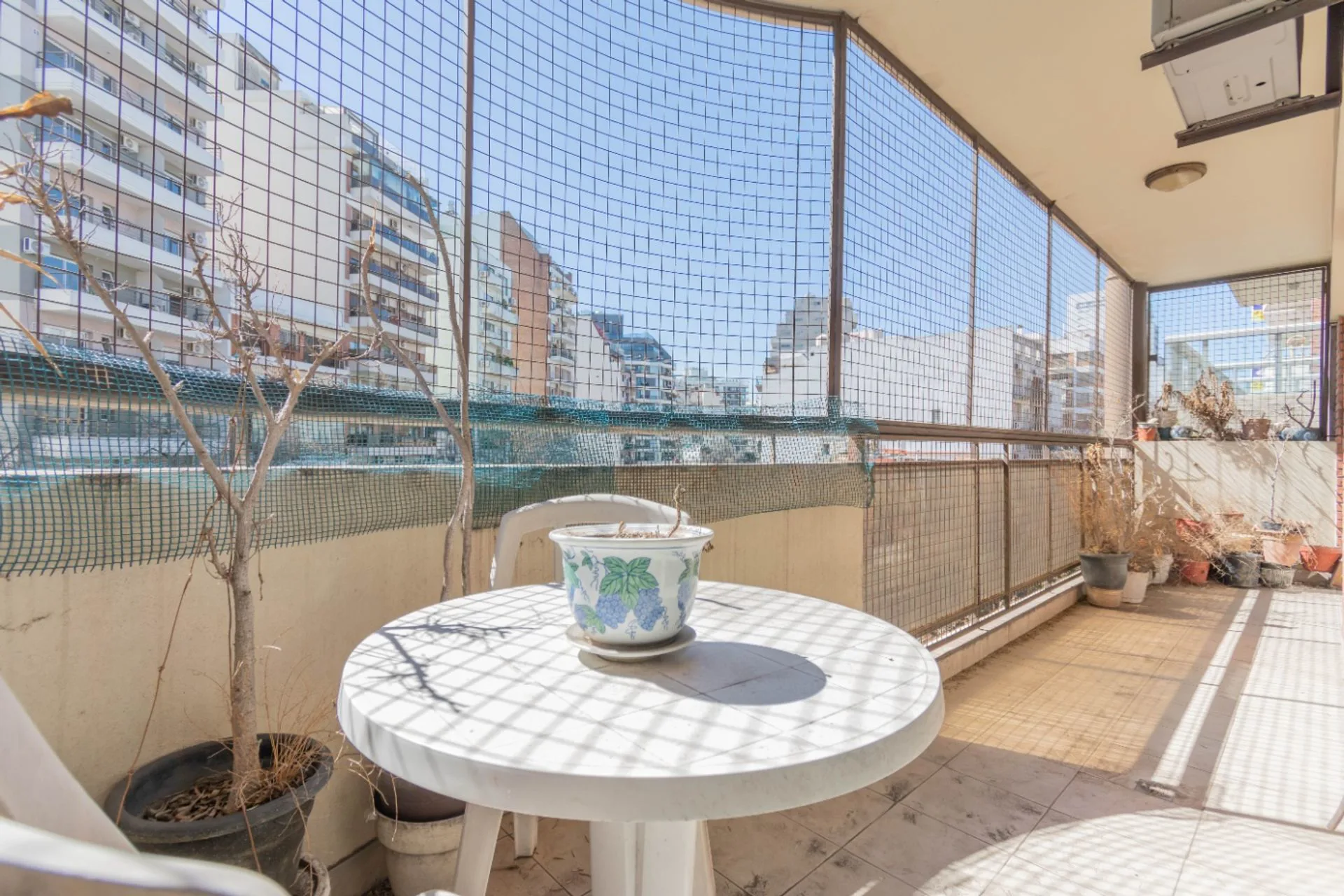 VENTA DEPTO 4 AMBIENTES CON COCHERA BALCON ALMAGRO foto 3