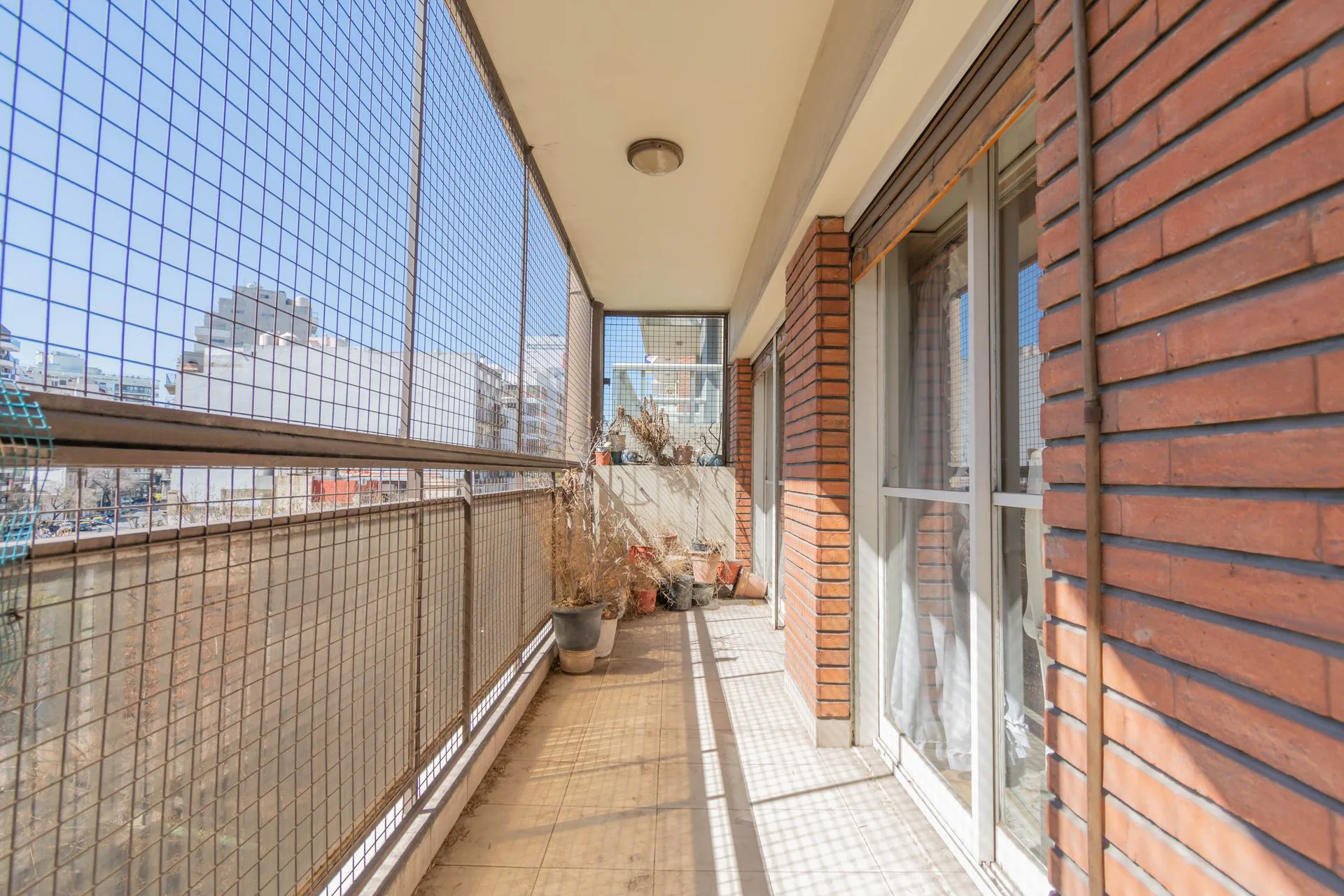 VENTA DEPTO 4 AMBIENTES CON COCHERA BALCON ALMAGRO foto 4