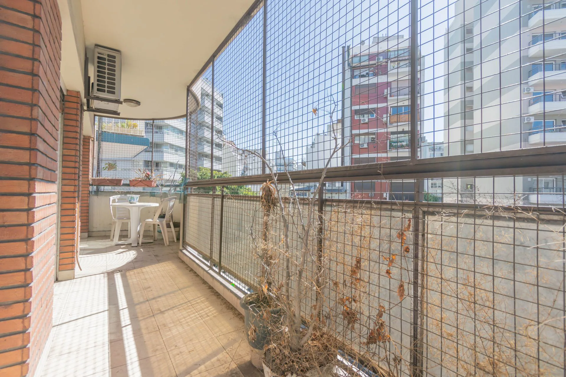 VENTA DEPTO 4 AMBIENTES CON COCHERA BALCON ALMAGRO foto 5