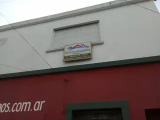 Departamento u Oficina comercial en VENTA sobre importante esquinacomercial de Adrogué. foto 2