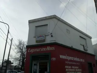 Departamento u Oficina comercial en VENTA sobre importante esquinacomercial de Adrogué. foto 3