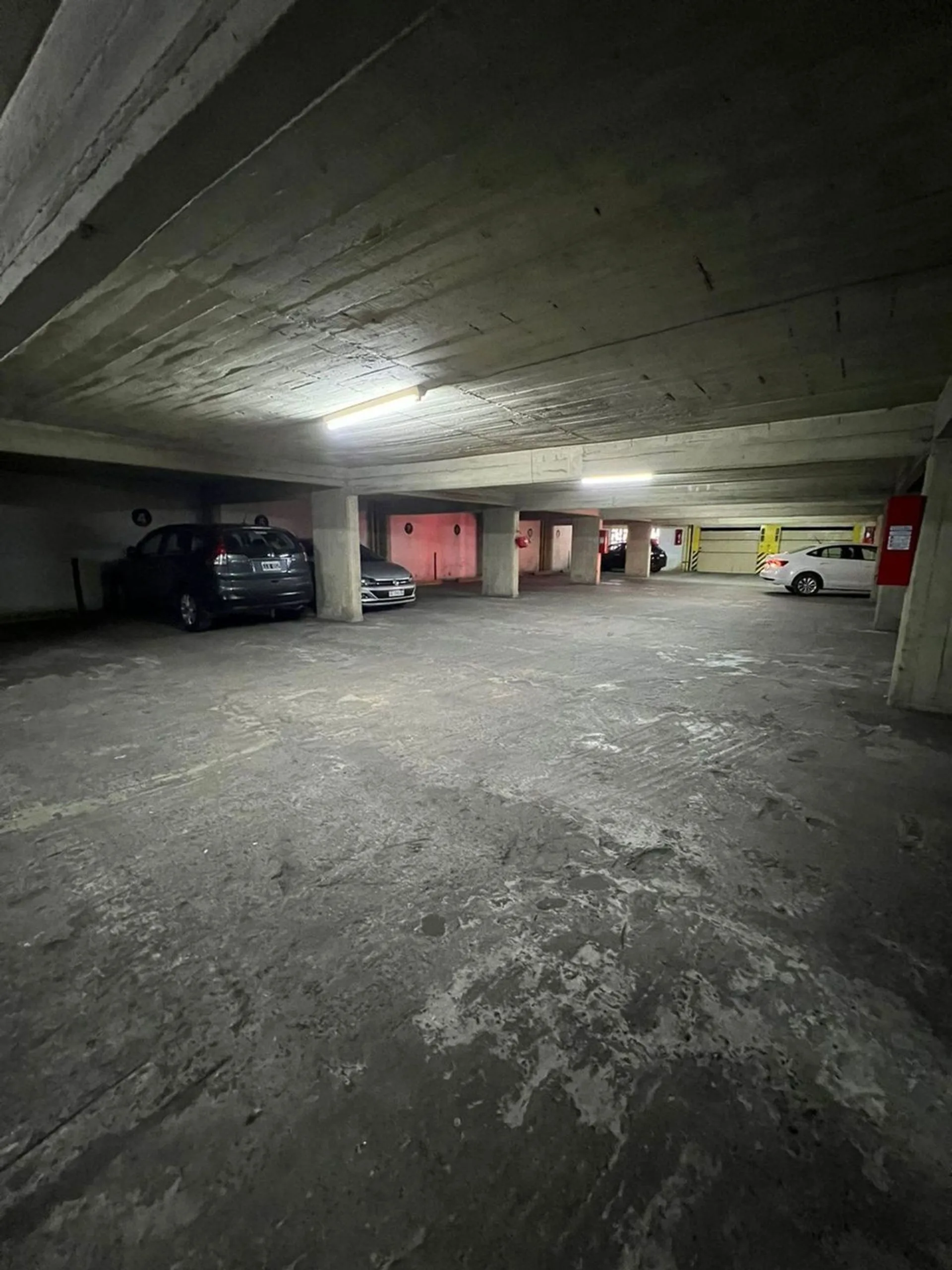 VENTA DE COCHERA , 6TO PISO, RAMPA MOVIL ASCENSOR foto 5