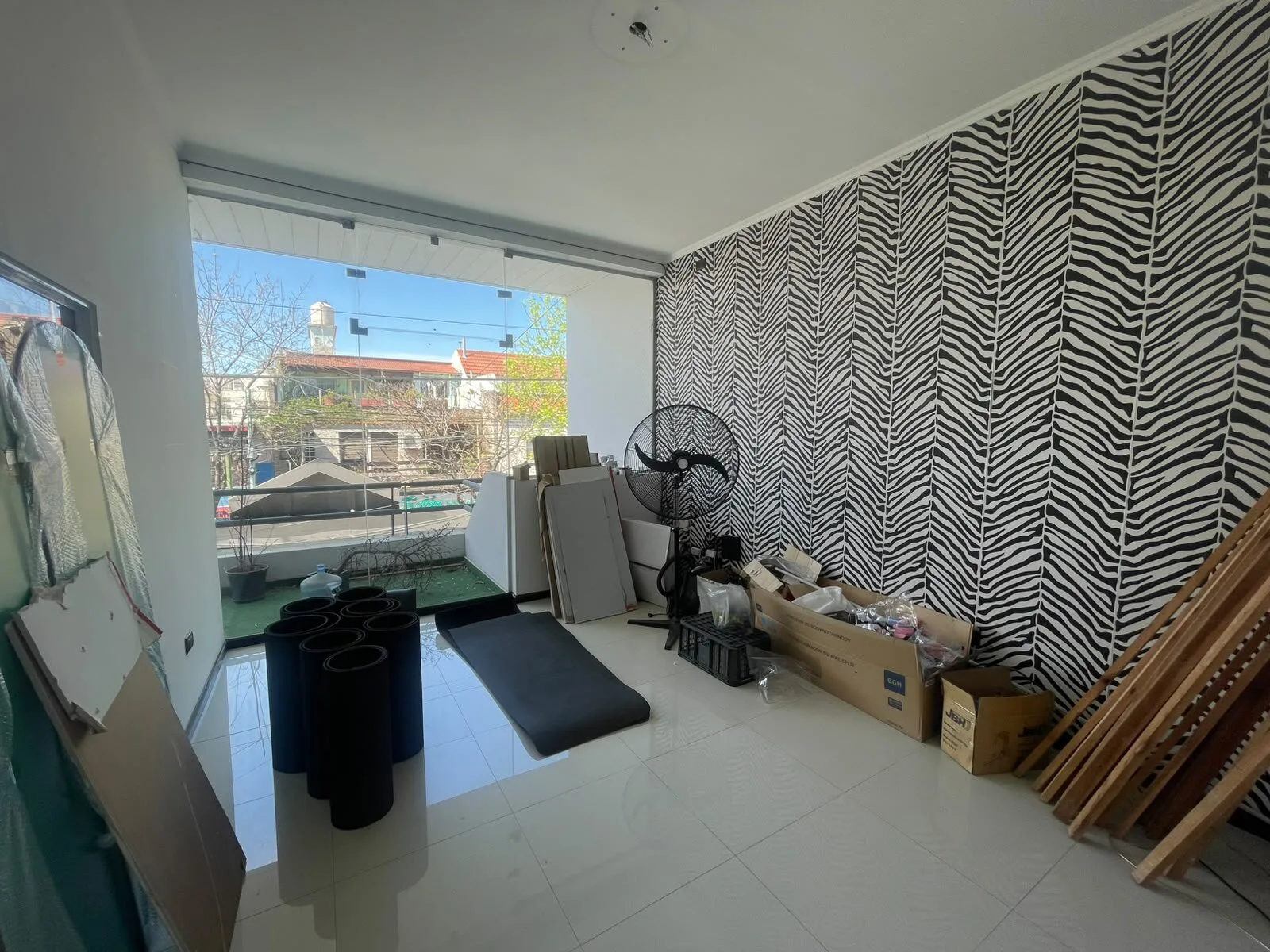 Amplio Local Comercial en Alquiler , Centro Comercial Chilavert foto 4