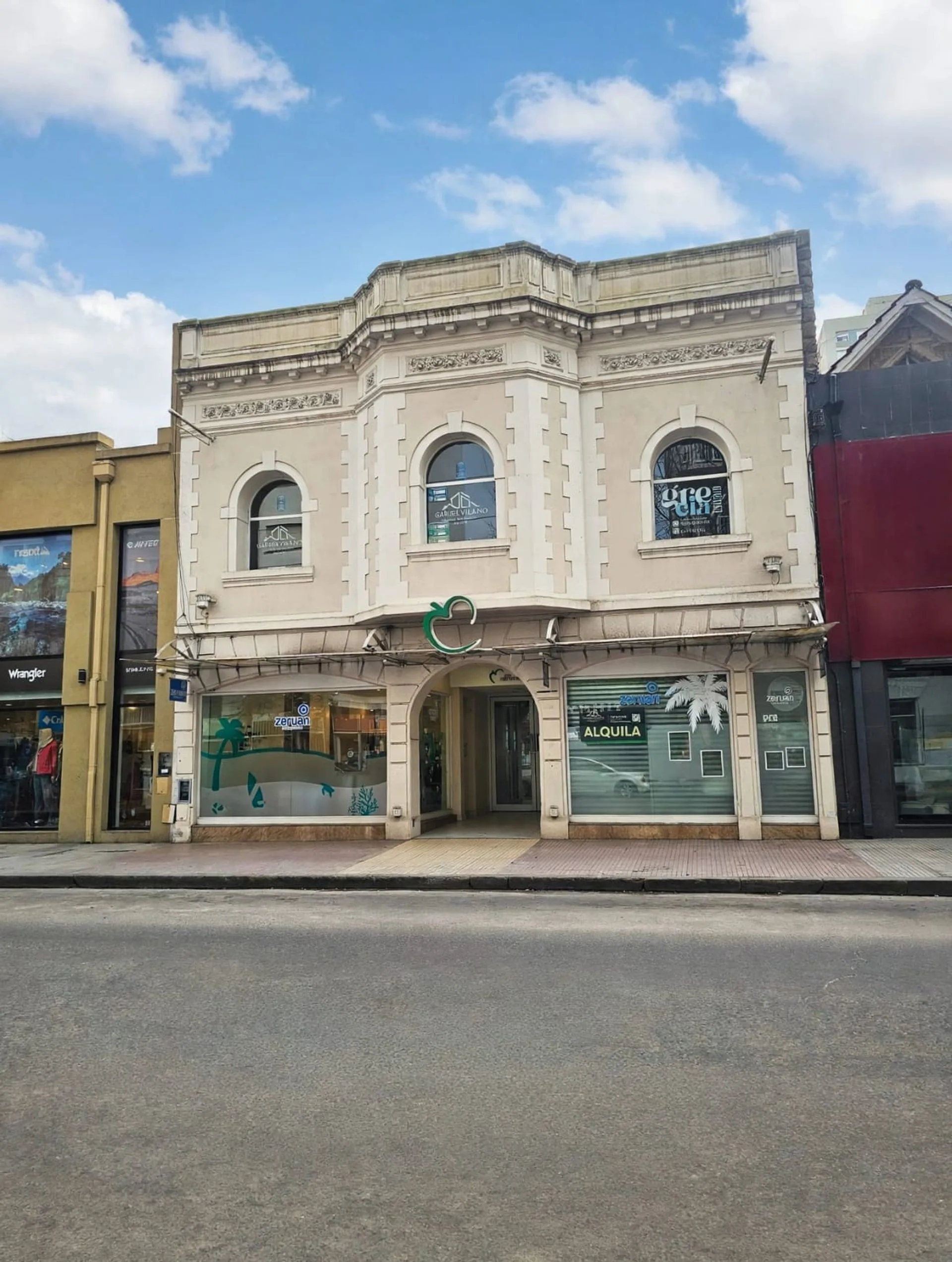 VENTA GALERIA COMERCIAL EN BLOCK foto 2